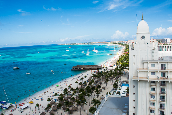 The beautiful Palm Beach shoreline where you find numerous resorts in Aruba.