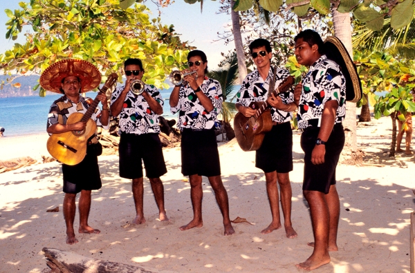 Musicians that entertained both on the boat and on Tortuga Island.