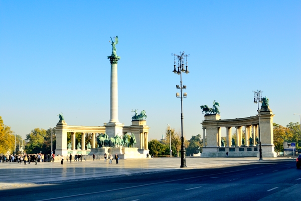 Monument in Heroes' Square.