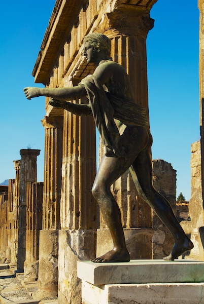 Pompeii statue.